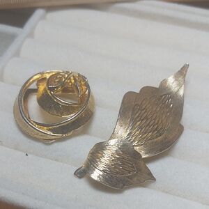 Vintage Goldtone Leaf Brooch & Sculptural Scarf Clip | Lot of 2